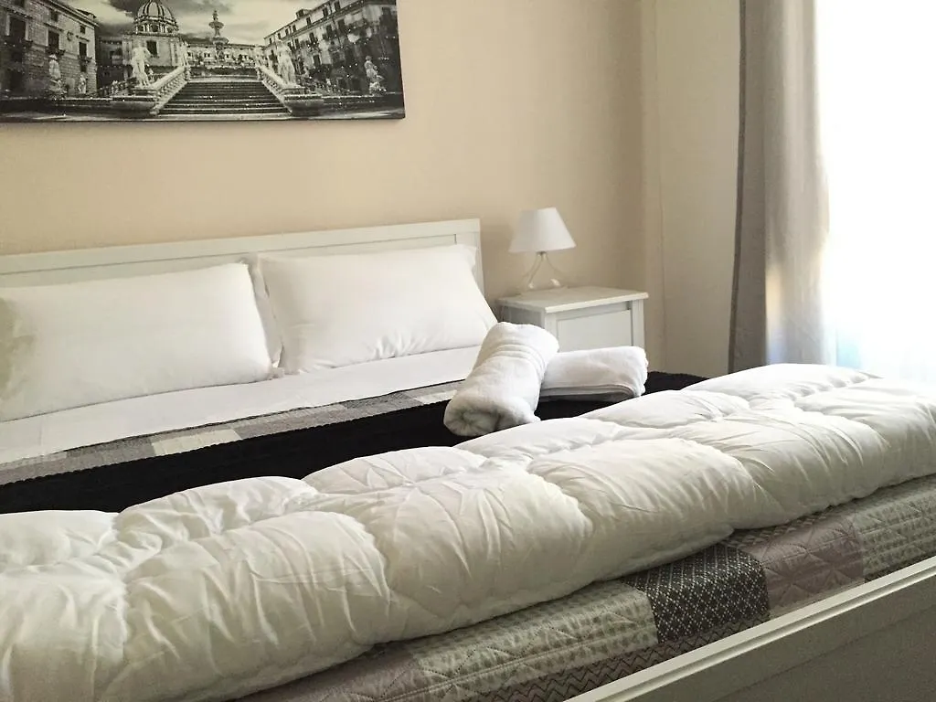 فندق مبيت وإفطار باليرمو B&B Essenze
