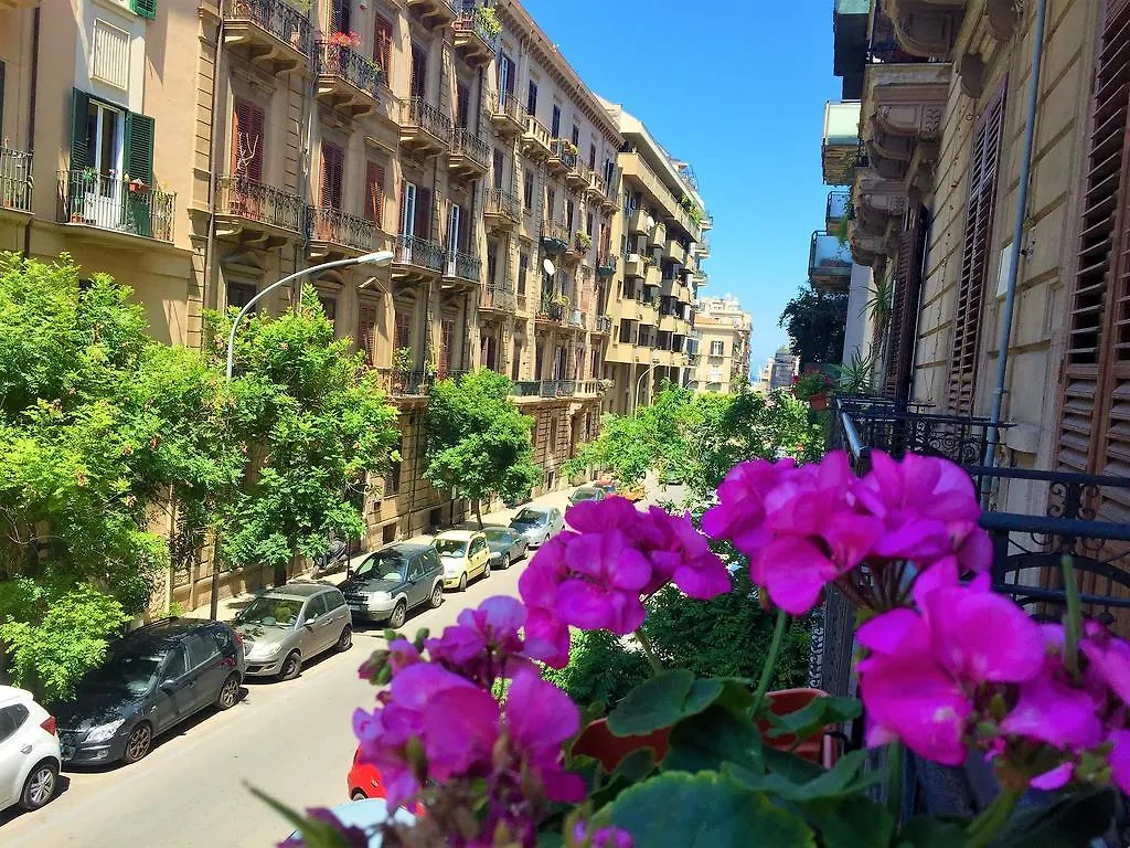 فندق مبيت وإفطار باليرمو B&B Essenze