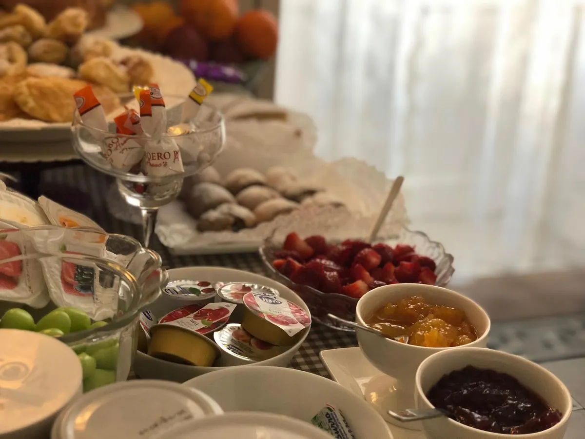 فندق مبيت وإفطار باليرمو B&B Essenze